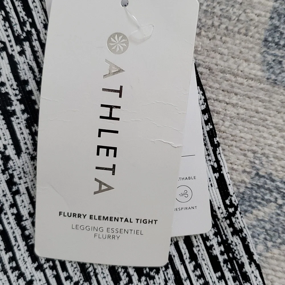 NWT Athleta Flurry Elemental Tight Leggings Black/White SzS